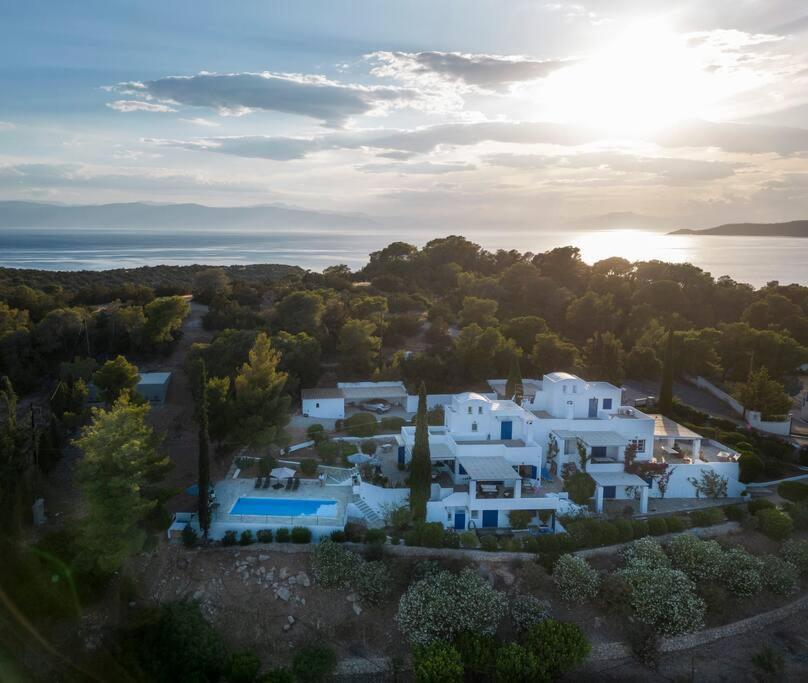 Retreat Villa By The Sea With Pool In Porto Heli Luaran gambar